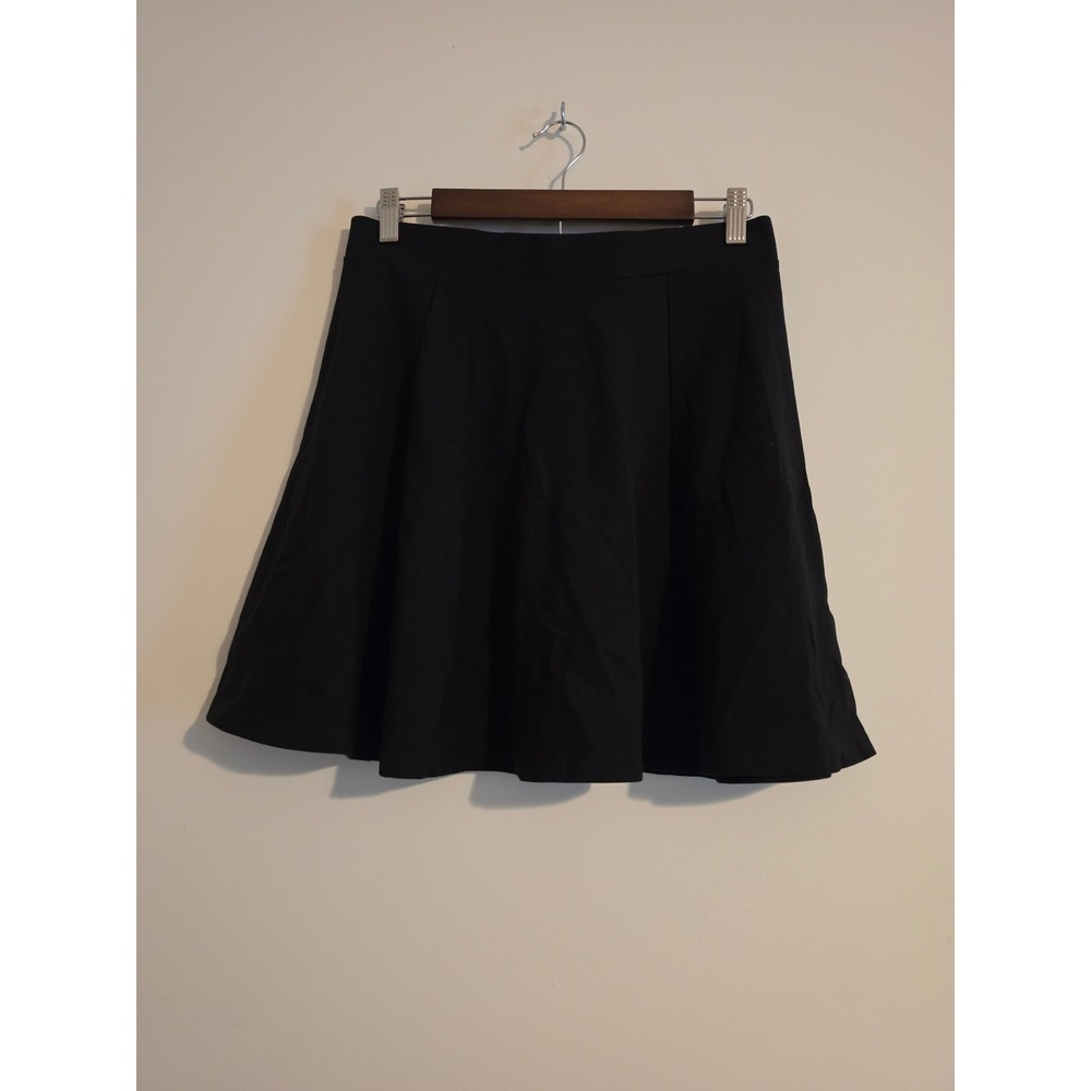 H&M Divided Skater Skirt Womens Medium Black Viscose Blend Mini A-Line Zip